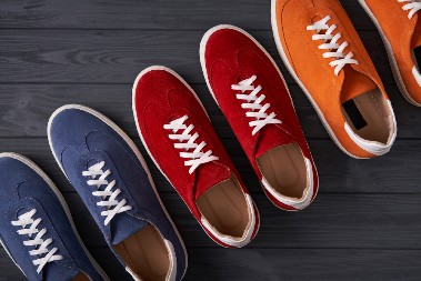 NIKADA U VEŠ MAŠINU Postoji samo jedan način da očistite patike od prevrnute kože, nećete potrošiti ni kap vode