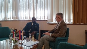 MINISTAR RISTIĆ UČESTVOVAO U AKTIVNOSTIMA POVODOM POSETE PREDSEDNIKA EKVATORIJALNE GVINEJE REPUBLICI SRBIJI Razgovarao o mogućnostima razmene znanja u oblasti administrativne reforme (FOTO)