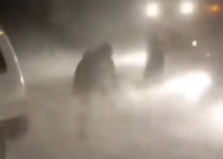 JEZIVI SNIMCI STRAVIČNE MEĆAVE, ZATRPAVA SVE PRED SOBOM Evropska zemlja na udaru ciklona sa snežnom olujom (VIDEO)