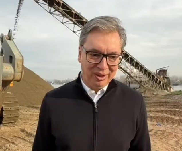 VUČIĆ NA GRADILIŠTU EKSPA Ovo izgleda neverovatno (VIDEO)