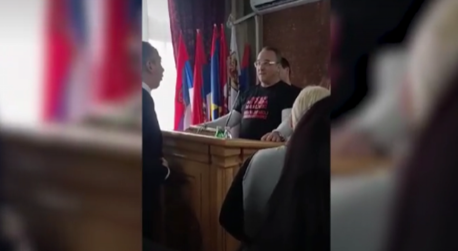 ĐILASOVCI OKUPIRALI GOVORNICU Sramno ponašanje opozicije u Skupštini opštine Bečej (VIDEO)