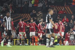 JEZIVE SCENE NA "OLD TRAFORDU" Platiš kartu skoro 10.000 dinara, a dočekate te poplavljeno sedište i mrtva životinja (FOTO)