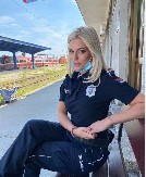 "HAPSI ME I VODI SA SOBOM" Ovo je najlepša policajka u Srbiji, njene fotke gore na Instagramu