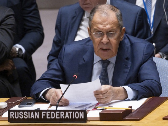 ZELENSKOM SE OVO NIMALO NEĆE SVIDETI, LAVROV POMENUO I JUGOSLAVIJU! Moguće je rešiti konflikt, ali se mora ukloniti GLAVNI UZROK