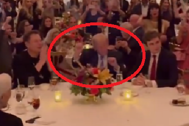 TRAMP I MASK SNIMLJENI KAKO ĐUSKAJU Ufur na ovu žurku je bio 350 dolara, svi gledali u ono što radi američki predsednik