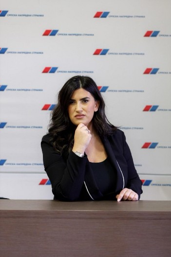 Dina Vučinić: Đurić i grad Novi Sad pokazali saosećanje i solidarnost, a opozicija svoje saosećanje pokazala tako što zloupotrebom ogromne tragedije