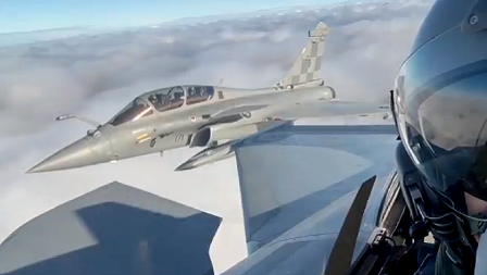 HRVATI DIŽU BORBENE AVIONE