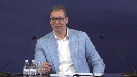 VUČIĆ NAJAVLJUJE „U petak preuzimam zastavu Ekspa“