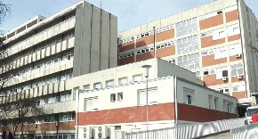 PACIJENT NOŽEM NASRNUO NA MEDICINSKU SESTRU Horor u Čačku