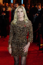 KAMERE ZUMIRALE "NOVO" LICE DONATELE VERSAĆE  Mislili ste da vas slavna dizajnerka ne može više iznenaditi, a zapravo ste grdno pogrešili