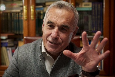 "IZA SVAKOG RATA STOJE BANKARI" Kalin Đorđesku: Rumuniju hoće da uvuku u rat, poistovećujem se sa stavovima Trampa