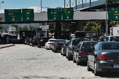 GRCI SE IZBEZOBRAZILI, POVEĆALI TAKSE! Uvode nove pravila, OVO ne pokušavajte da zaobiđete, kazne su drakonske