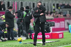 MAČ NAD GLAVOM Ako Zvezda uzme bod(ove) na „San Siru“...