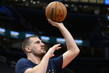 ŠTA OVO BI? Nestvarna trojka Nikola Jokića, ostavio je celu Ameriku u šoku (VIDEO)