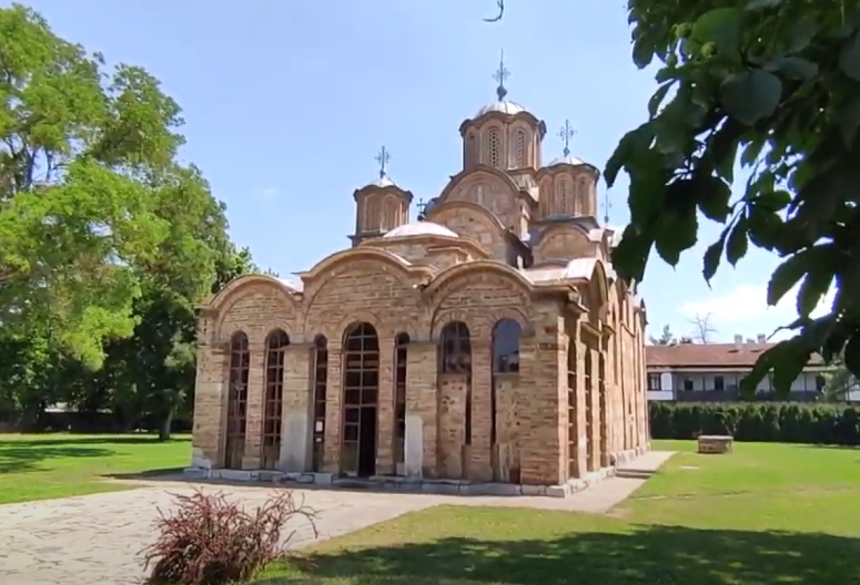 UŽAS! Albanci na TikToku pozivaju na rušenje srpskog spomenika u Gračanici!