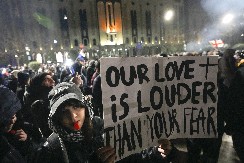 NOVI PROTEST U TBILISIJU Demonstranti traže novo glasanje, predsednik parlamenta Gruzije: Neće biti novih izbora