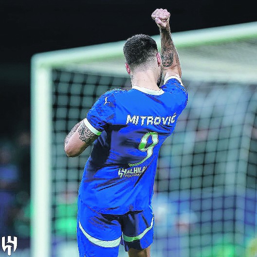 TOTALNO LUDILO Mitrović nikad nije uradio ovako nešto, zašto je Srbin ovkao slavio? (VIDEO)