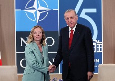 MELONI PORUČILA ERDOGANU: Važno je očuvati jedinstvo i teritorijalni integritet Sirije