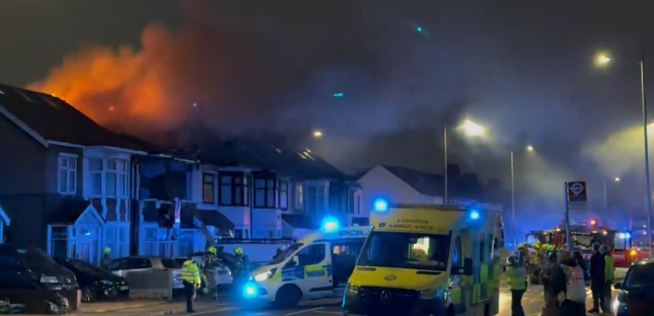 EKSPLOZIJA ODJEKNULA U LONDONU Prizor je strašan, ima povređenih (VIDEO)