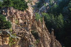 KRVAVA BAJKA PRIRODE Kako su okamenjeni svatovi postali simbol Đavolje Varoši!