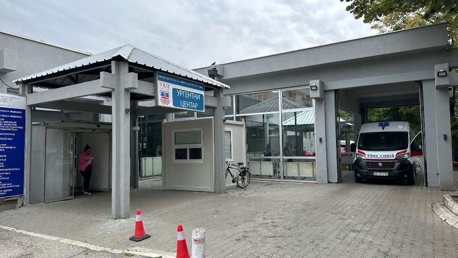 TOKOM VOŽNJE U AUTOBUSU ZAVRŠIO U URGENTNOM  Otac i sin ga pretukli iako boluje od teške bolesti