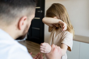 KAŽNJENI RODITELJI ZBOG PROSJAČENJA DECE Procesuirani zbog kršenja javnog reda i mira