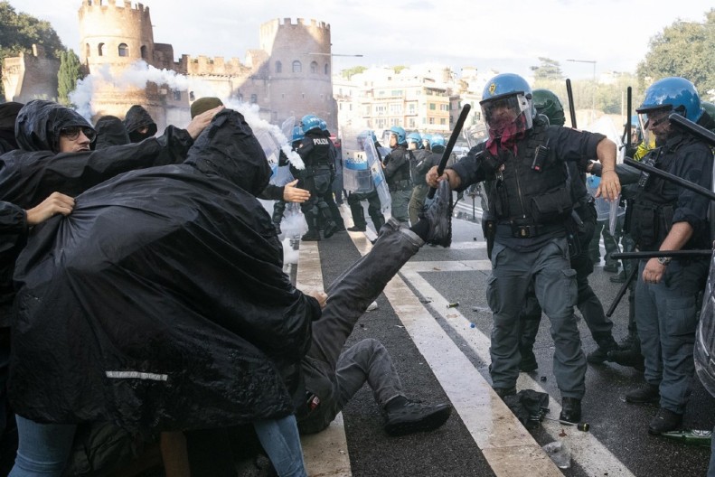 "TO JE LEGLO KRIMINALACA" Mekdonalds u Rim zatvoren na 10 dana, oglasile se gradske vlasti