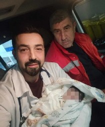 ČUO JE CVILJENJE IZ KONTEJNERA, A KADA JE POGLEDAO, UGLEDAO JE BEBU  Jeziva priča o majci iz sela Malošište koja je bacila novrođenče