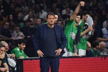 ATAMAN PONOVO BLJUJE VATRU Trener Panatinaikosa BRUTALNO isprozivao svoje igrače, pa onda rešio ozbiljnu dilemu