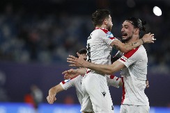 ZVEZDA OSTALA BEZ VELIKOG POJAČANJA Sjajni napadač potpisao novi ugovor, klub iz komšiluka sve potvrdio