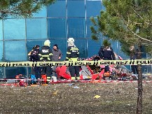 OVO SU PRVE FOTOGRAFIJE SA MESTA GDE SE SRUŠIO HELIKOPTER! Letelica se zakucala u bolnicu, prizor ledi krv u žilama! (FOTO/UZNEMIRUJUĆ VIDEO)