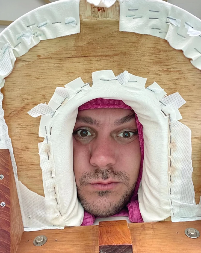 "ŠTA MU SE DESILO?" Miloš Biković zabrinuo fanove, ova fotografija izazvala opšti haos!