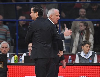 KAKVU JE TO PORUKU ŽELEO DA POŠALJE ŽOC? Obradović pokazao srednji prst na konferenciji za novinare (VIDEO)