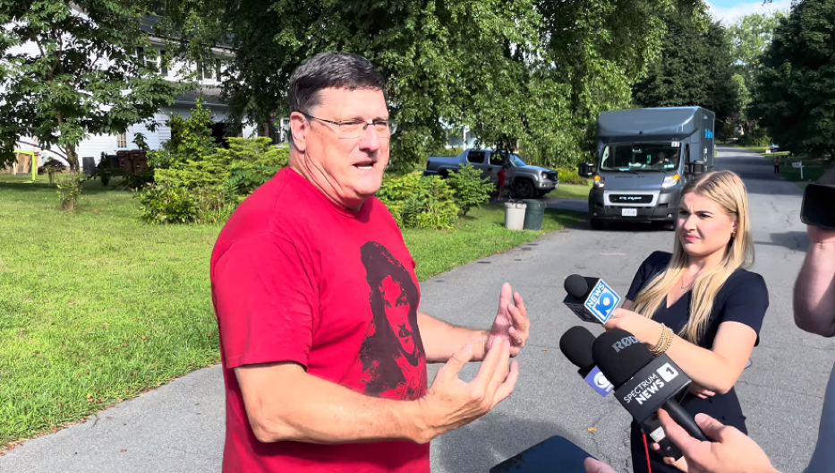 BIVŠI AMERIČKI OBAVEŠTAJAC OPTUŽUJE REŽIM U KIJEVU "Ono što Ukrajinci sada rade je terorizam"