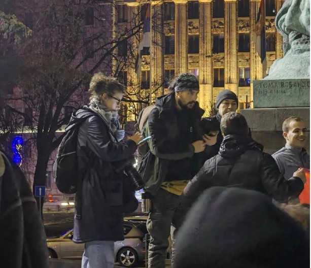 PALE SU MASKE! MILOVI STUDENTI SE AKTIVIRALI, UDARAJU NA SRBIJU! Moskva je već upozorila na mehanizam OBOJENE REVOLUCIJE!