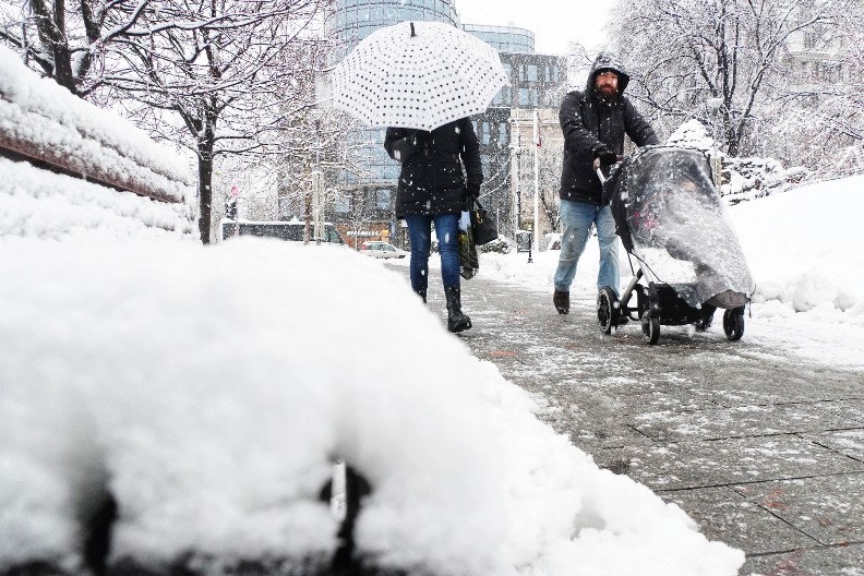 POPALJENI METEOALARMI SVUDA U SRBIJI Evo kakvo će vreme biti za vikend i kada stižu TOPLIJI DANI