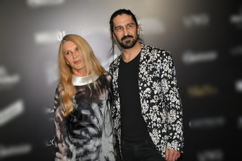 DVA GODINE MLAĐA OD VERICE RAKOČEVIĆ! Ovo je majka Veljka Kuzmančevića - evo kako se dizajnerka slaže sa svekrvom