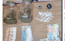 HAPŠENJE U KRALJEVU ZBOG DROGE  Policija mu tokom pretresa pronašla kokain, digitalnu vagicu i municiju