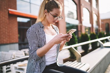 SRBI, OVE APLIKACIJE VAM ''JEDU'' MEGABAJTE IZ PAKETA, A DA TOGA NISTE NI SVESNI Kad vidite koja najviše troši internet, šokiraćete se!