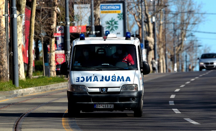 U ČETIRI SAOBRAĆAJNE NESREĆE DVE POVREĐENE OSOBE Oglasila se Hitna pomoć i saopštila ko ih je najčešće pozivao