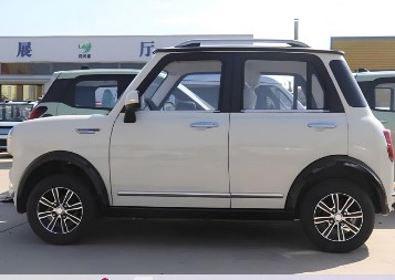 "MALI KOMPROMIS U STANDARDU "Kineski Mini sa Alibabe za bagatelu