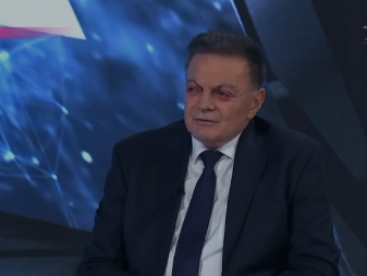 "TEBI KOSU, TATI GLAVU" Prof. dr Milovan Bojić u Hit tvitu kako su šišali njegovu ćerku (VIDEO)