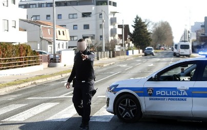 ZAUSTAVILI VOZAČA U HRVATSKOJ Kada su videli o kome je reč, odmah ga strpali iza rešetaka