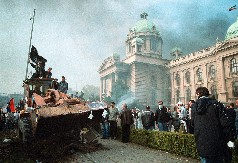 VEĆ VIĐEN SCENARIO Zašto trenutne blokade podsećaju na period "Pokreta Otpora" kada je preko noći 40 lopova postalo "elita"