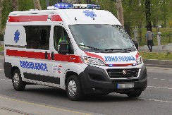 POVREĐEN MUŠKARAC U SAOBRAĆAJNOJ NESREĆI KOD OPŠTINE NOVI BEOGRAD Evo ko je najčešće zvao Hitnu pomoć