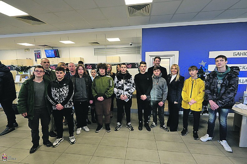 SJAJNE VESTI! Dodatnih 5.000 za đake u dualnom obrazovanju!