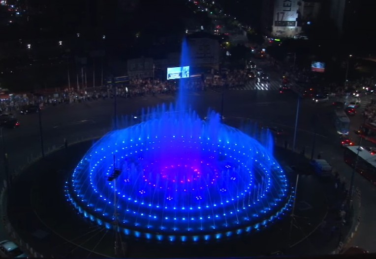 ŠTETA PREKO MILION DINARA: Učesnici političkog protesta devastirali fontanu na Trgu Slavija!