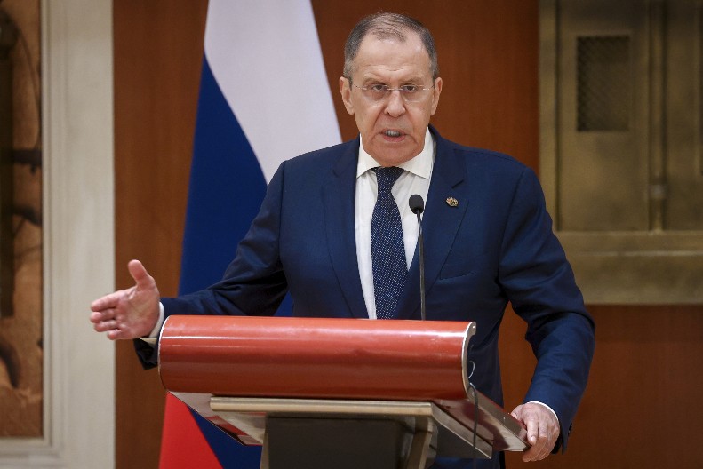 VUČIĆ I LAVROV DANAS O VRUĆIM POLITIČKIM, EKONOMSKIM I GEOPOLITIČKIM TEMAMA Iznenadni razgovor danas u 16 časova