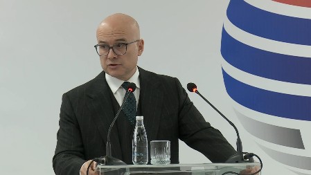 PREMIJER SRBIJE OBRATIO SE JAVNOSTI Vučević o evropskom putu Srbije i drugim ključnim temama (VIDEO)