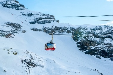 POKVARILA SE ŽIČARA! Više od 240 skijaša EVAKUISANO helikopterom, drama na poznatoj planini!